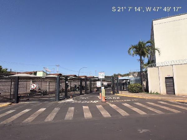 Foto de Apartamento em leilão no Parque dos Pinus em Ribeirão Preto - SP