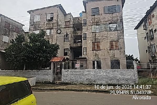 Foto de Apartamento em leilão no bairro Maria Regina em Alvorada - RS