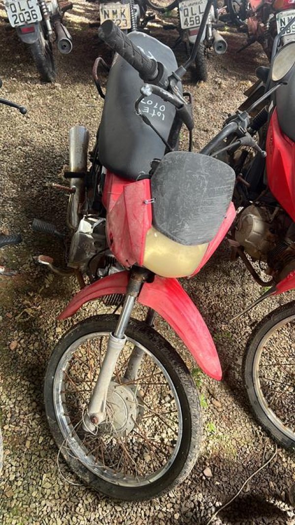 Foto de HONDA/POP100, ANO/MOD 2008/2008, COR VERMELHA, COMBUSTIVEL GASOLINA, PLACA 1 EMPLAC - N/I, RENAVAM N/I, ID CHASSI 9C2HB02108R061076, ID MOTO