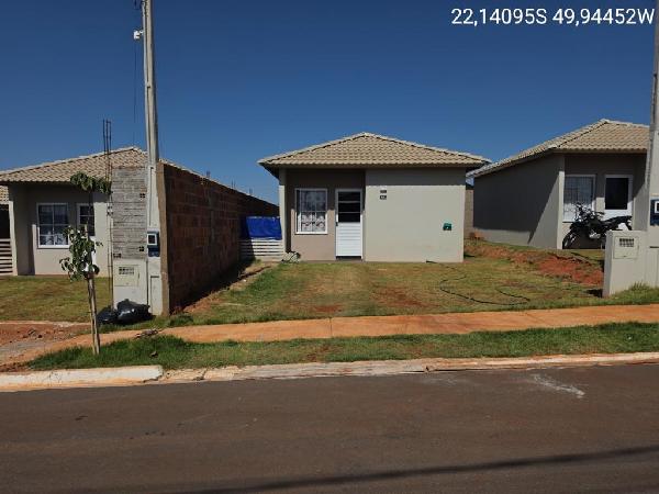 Foto de Casa em leilão no bairro Vereador Ivan Negoa em Marília - SP