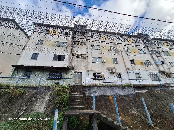 Foto de Apartamento em leilão no bairro Cajazeiras V em Salvador - BA