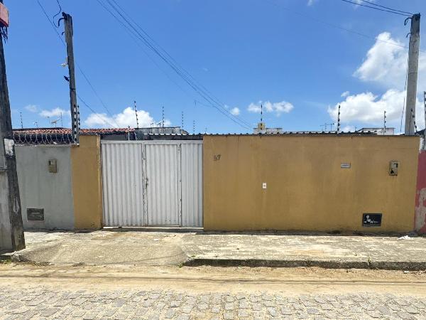 Foto de Casa em leilão no bairro Santa Tereza em Parnamirim - RN
