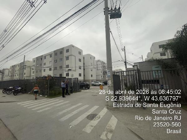 Foto de Apartamento em leilão no bairro Santa Cruz em Rio De Janeiro - RJ