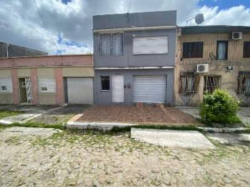 Foto de Casa em leilão no bairro Centro em Pelotas - RS