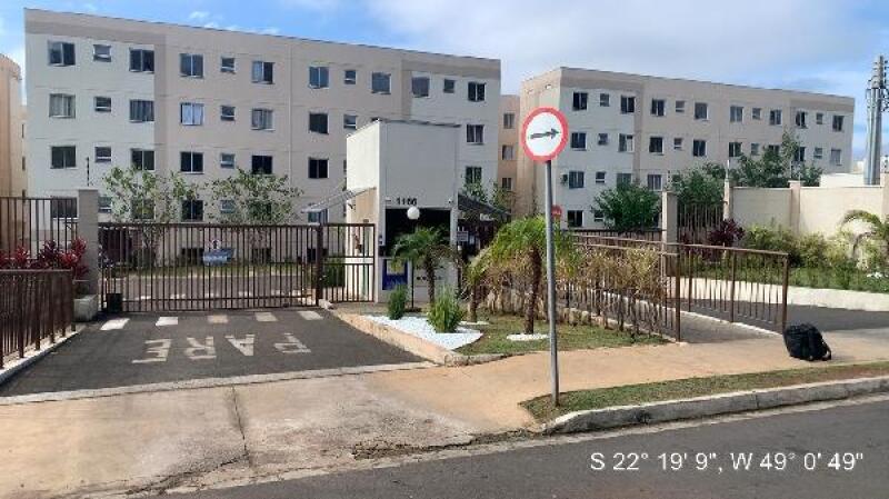 Foto de Apartamento em leilão no Jardim Country Club em Bauru - SP