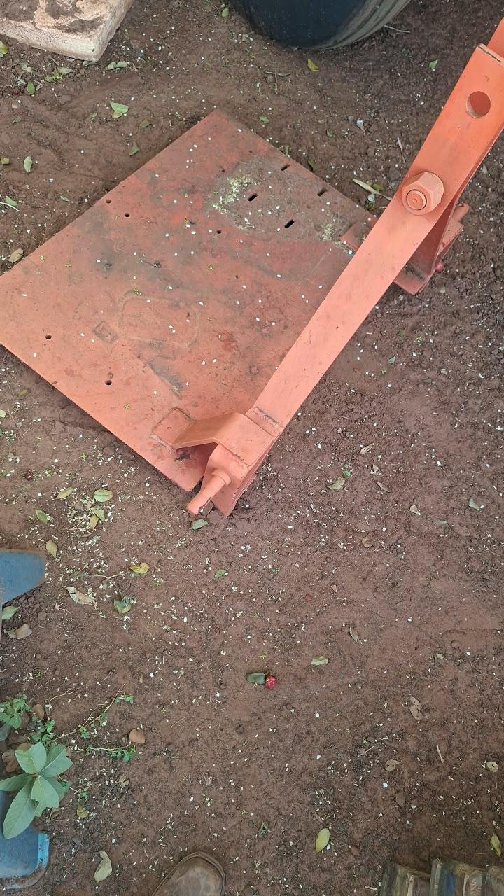 Foto de PLATAFORMA P/ TRATOR AGRALE