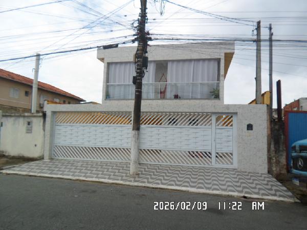Foto de Casa em leilão no bairro Antartica em Praia Grande - SP