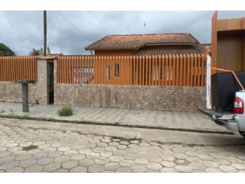 Foto de Casa em leilão no bairro Balneário Paranapuan em Itanhaém - SP
