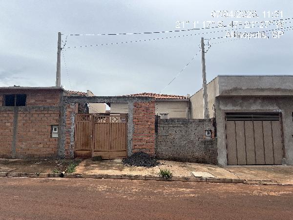 Foto de Casa em leilão no Residencial e Comercial Figueiredo em Altinópolis - SP