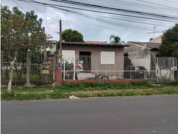 Foto de Casa em leilão no bairro Sarandi em Porto Alegre - RS