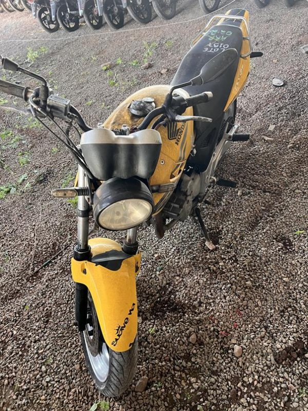 Foto de HONDA/CBX 250 TWISTER, ANO/MOD 2006/2007, COR AMARELO, COMBUSTIVEL GASOLINA, PLACA IAA1338 - AL, RENAVAM 894595512, ID CHASSI 9C2MC35007R002