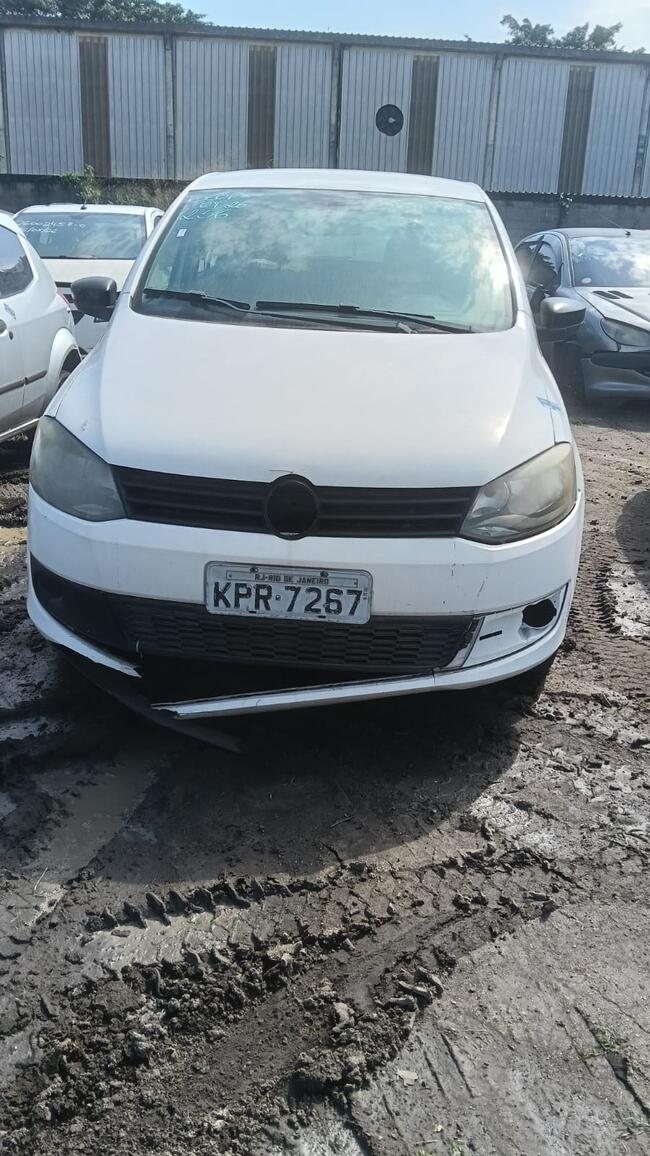 Foto de Vw/Fox 1.6 Gii | KPR7267/RJ | 2013/2014 | Chassi: 9BWAB45Z5E4081712 | Renavam: 592750922 | Motor: CCRR31319 | Branca | Gas/Alc/Gn | Veículo conservado