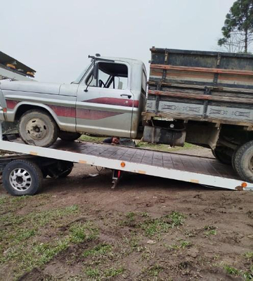 Foto de Veículo FORD F 4000, ano 1991, cor preta