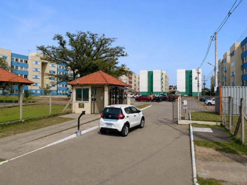 Foto de Apartamento em leilão no Condomínio Residencial Jardim das Figueiras I em Porto Alegre - RS