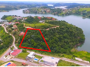 Foto de Terreno em leilão no Condomínio Paraíso do Igaratá em Igaratá - SP