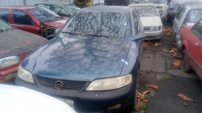 Foto de Gm/Vectra Gls | LCN3659/RJ | 1998/1999 | Chassi: 9BGJK19HXWB518101 | Renavam: 708567436 | Motor: JU0038382 | Azul | Gasol/Gnv | Veículo Conservado
