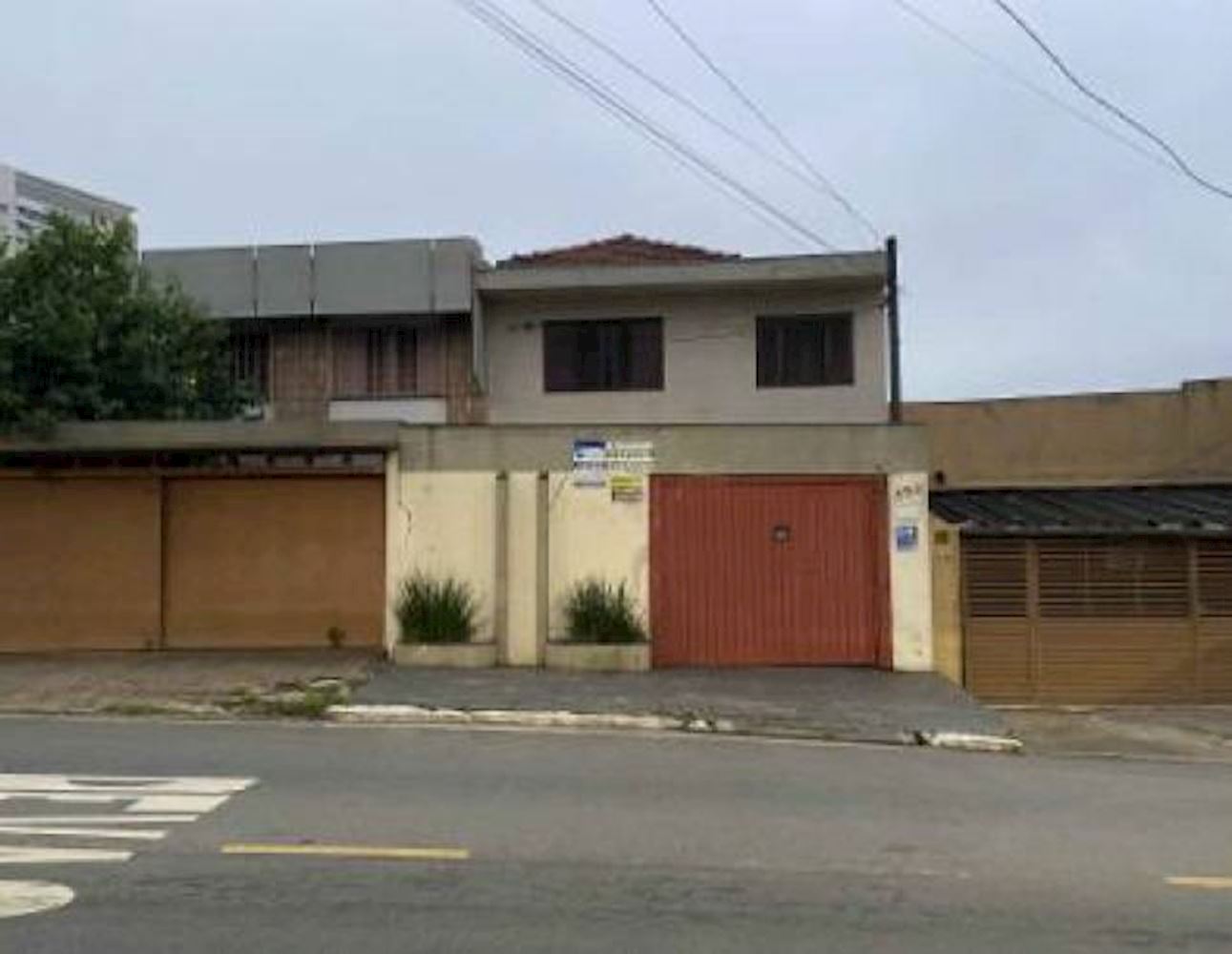 Foto de Casa em leilão no bairro Jardim da Gloria em São Paulo - SP