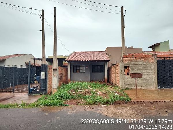 Foto de Casa em leilão no Residencial Terra Roxa em Canitar - SP