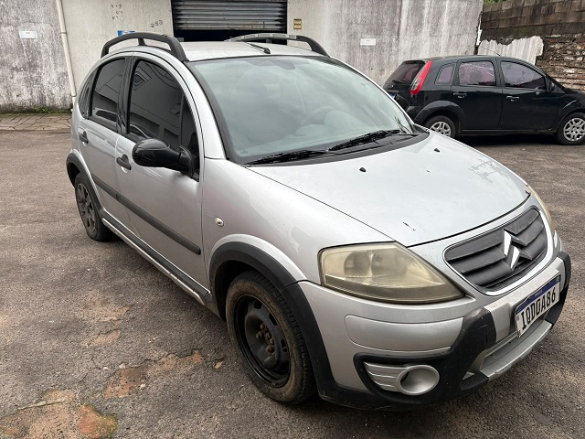 Foto de Fiat Strada Fire Flex 2010/2011, Cor: Preta, Placa: IRC1914, Carroceria aberta