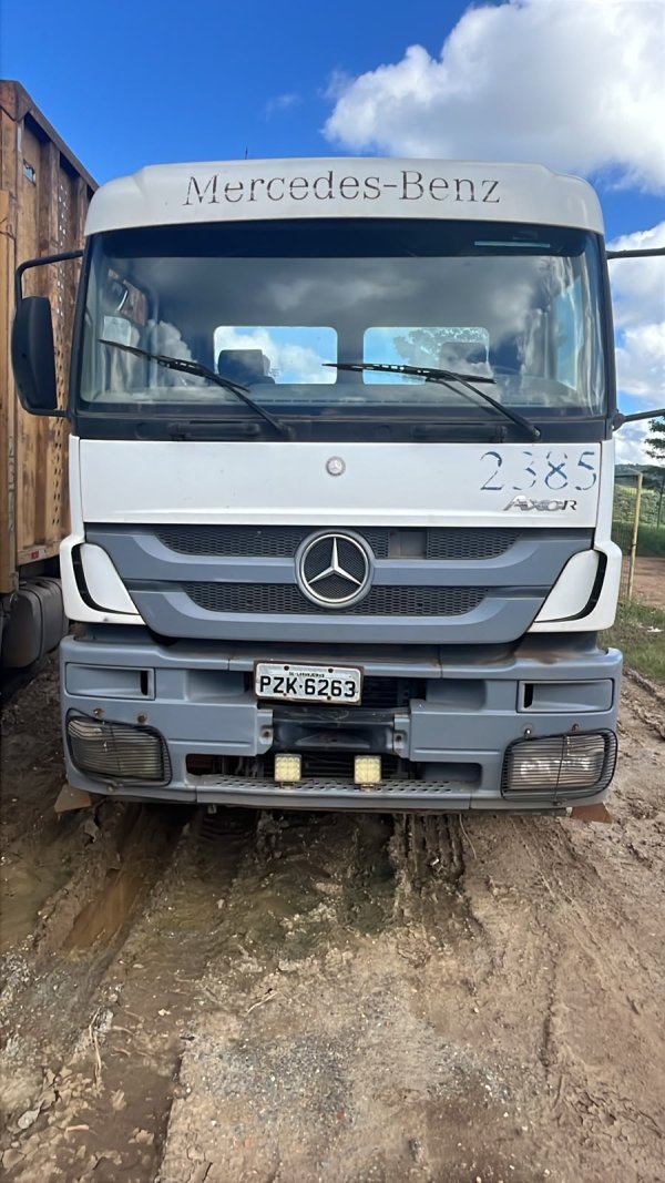 Foto de CAVALO MECÂNICO M.BENZ/AXOR 3344S 6X4, ANO/MOD 2016/2016, COR BRANCA, COMBUS DIESEL, PLACA PZK6263, Nº 2385. (APROX. 240.172 KMS RODADOS)