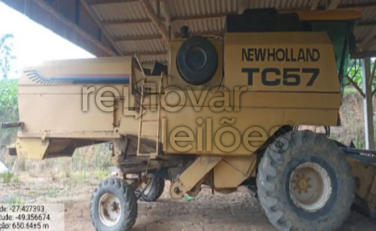 Foto de COLHEITADEIRA TC 57 - PLATAFORMA 15 PÉS - ANO 2000 - CRESOL VALE EUROPEU - ...