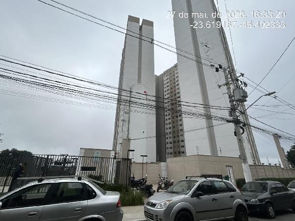 Foto de Apartamento em leilão no Subcondominio 3 His1 Fazenda da Juta em São Paulo - SP