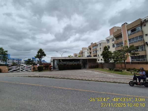 Foto de Apartamento em leilão no bairro Espinheiros em Itajaí - SC