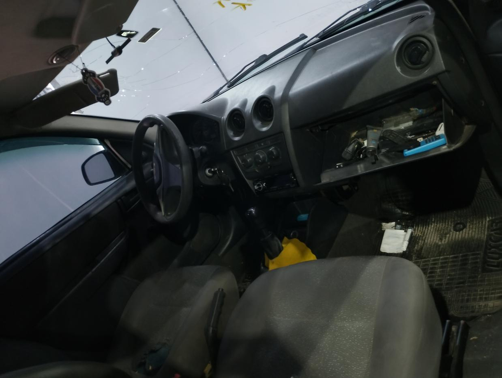 Foto de CHEVROLET CELTA 1.0L LS 2012 2013 PRETA