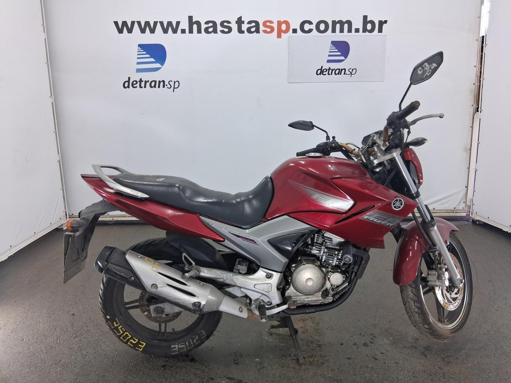 Foto de YAMAHA FAZER YS250 2011 2012 VERMELHA