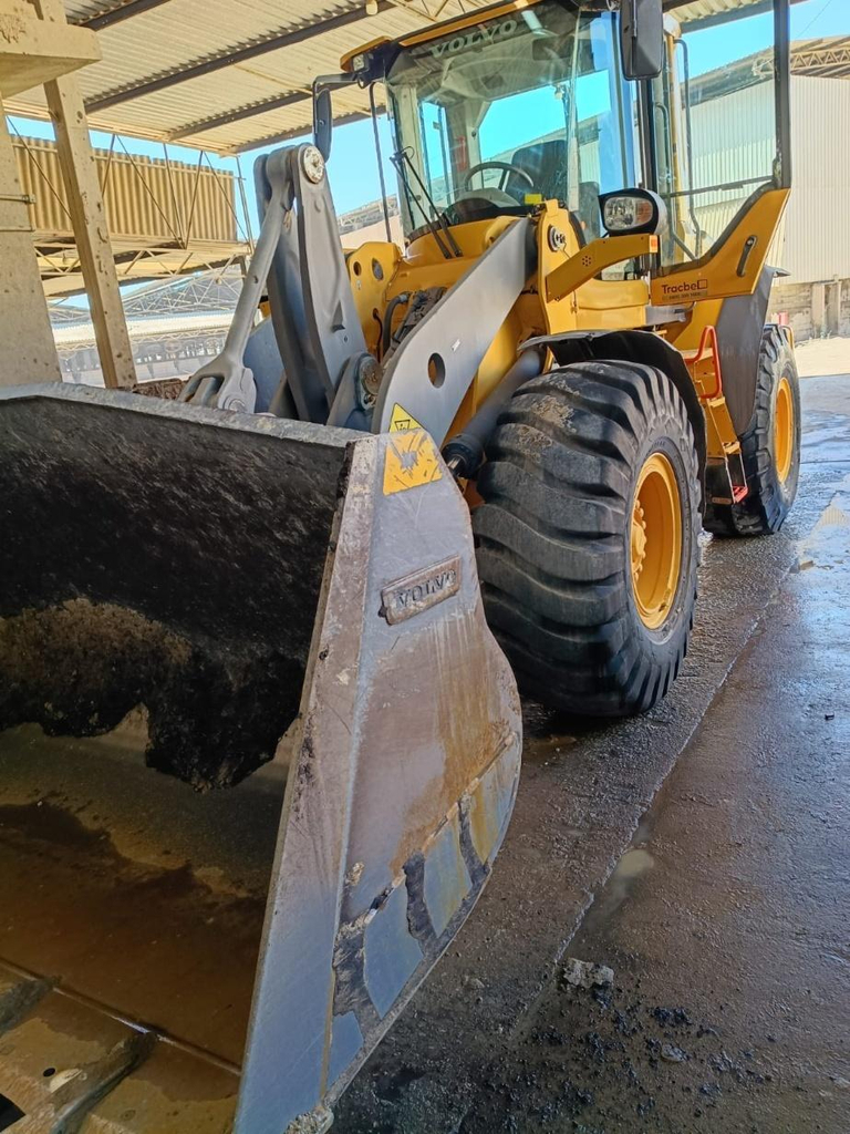 Foto de Volvo L90F 2023