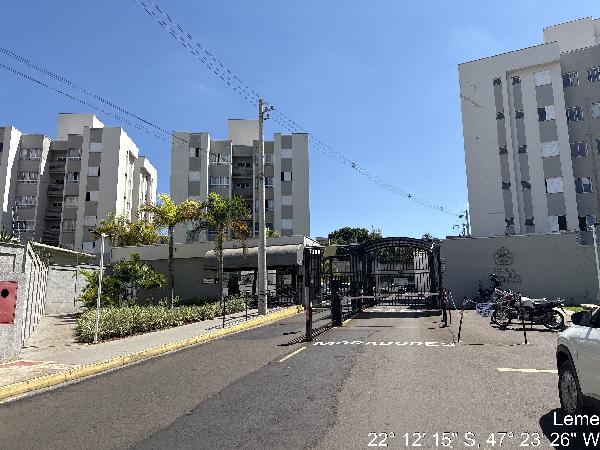 Foto de Apartamento em leilão no Jardim do Sol em Leme - SP