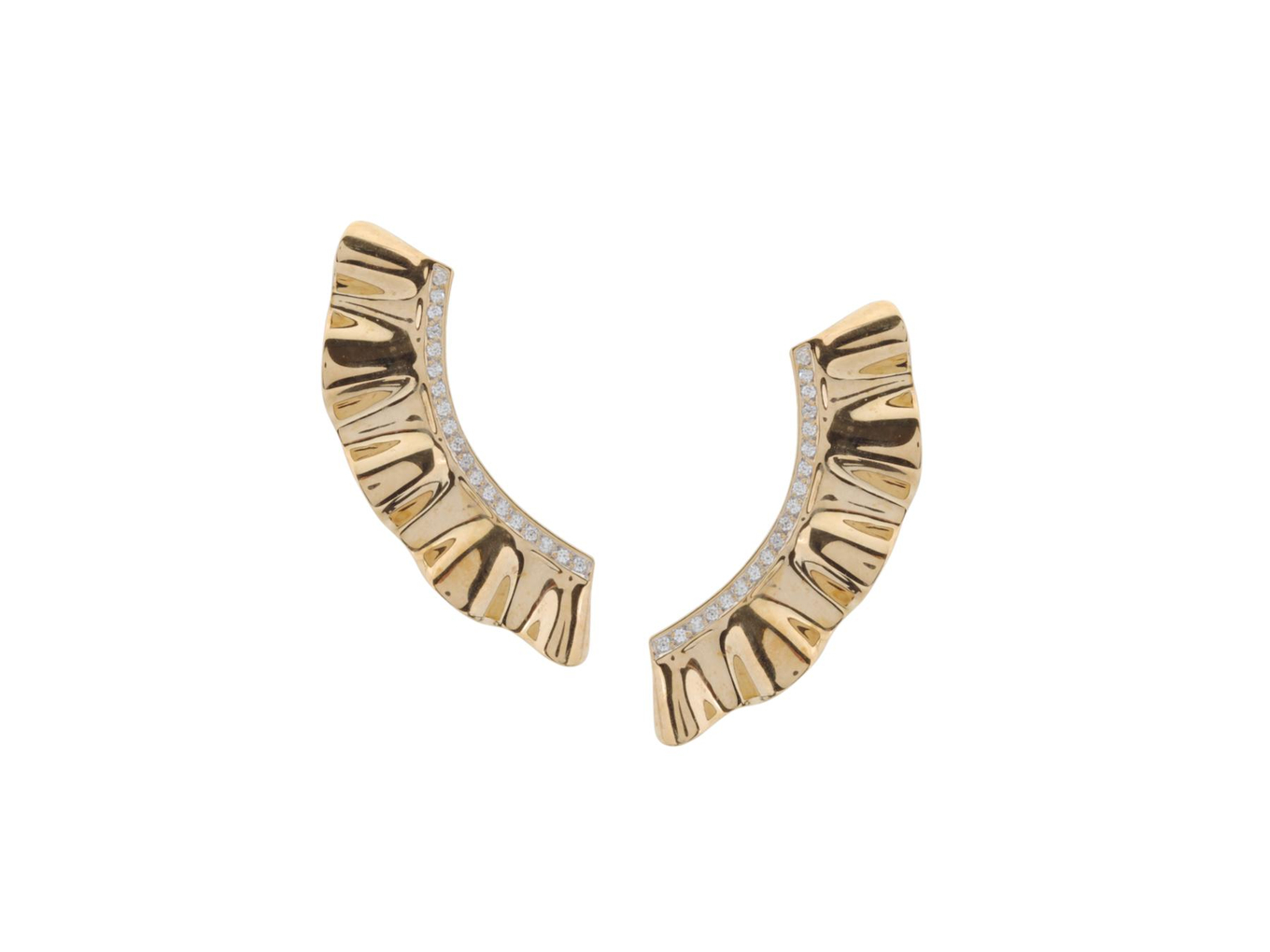 Foto de Par de brincos Earcuff de ouro amarelo 18k e diamantes lapidação brilhante. Cerca de 10,3g.
