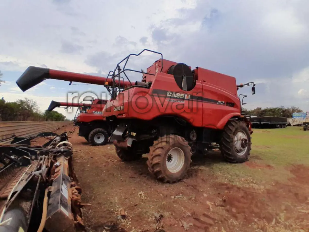 Foto de COLHEITADEIRA/CASE 8120 - ANO 2010 - SICREDI CAMPO GRANDE - DEPOSITADO EM C...