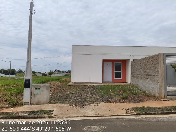 Foto de Casa em leilão no bairro Jardim Girassol em Mirassol - SP