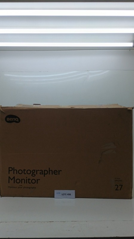 Foto de Monitor Profissional BenQ 27' IPS Photographer 2K QHD HDR 99% Adobe RGB Calman Certified HDMI/DisplayPort Shade Hood AQColor - SW270C