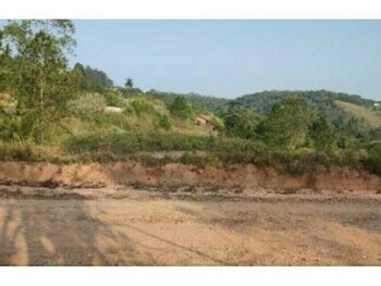 Foto de Terreno em leilão no bairro Maracanã em Jarinu - SP
