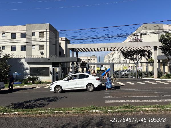 Foto de Apartamento em leilão no Jardim Residencial Paraíso em Araraquara - SP