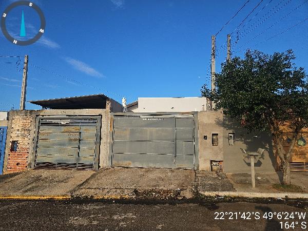 Foto de Casa em leilão no Residencial Parque Granja Cecilia A em Bauru - SP