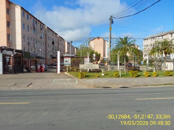 Foto de Apartamento em leilão no bairro Vila Nova em Porto Alegre - RS