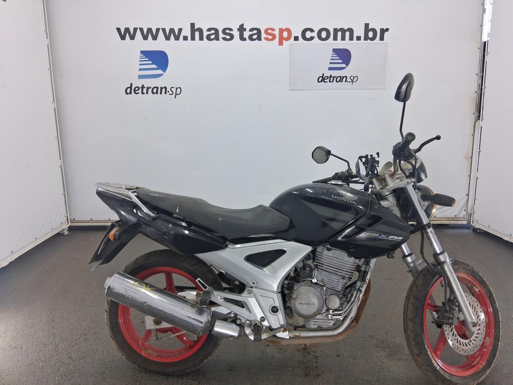 Foto de HONDA CBX 250 TWISTER 2006 2006 PRETA