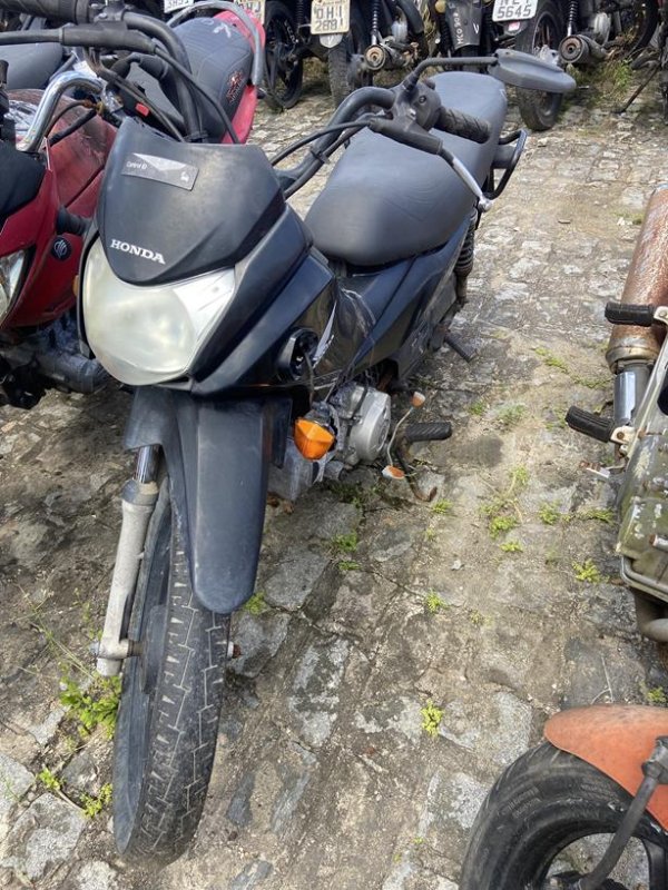 Foto de HONDA/POP 110I, ANO/MOD 2017/2017, COR PRETA, COMBUSTIVEL GASOLINA, PLACA QLG3915 - AL, RENAVAM 1139028453, ID CHASSI 9C2JB0100HR265153, ID
