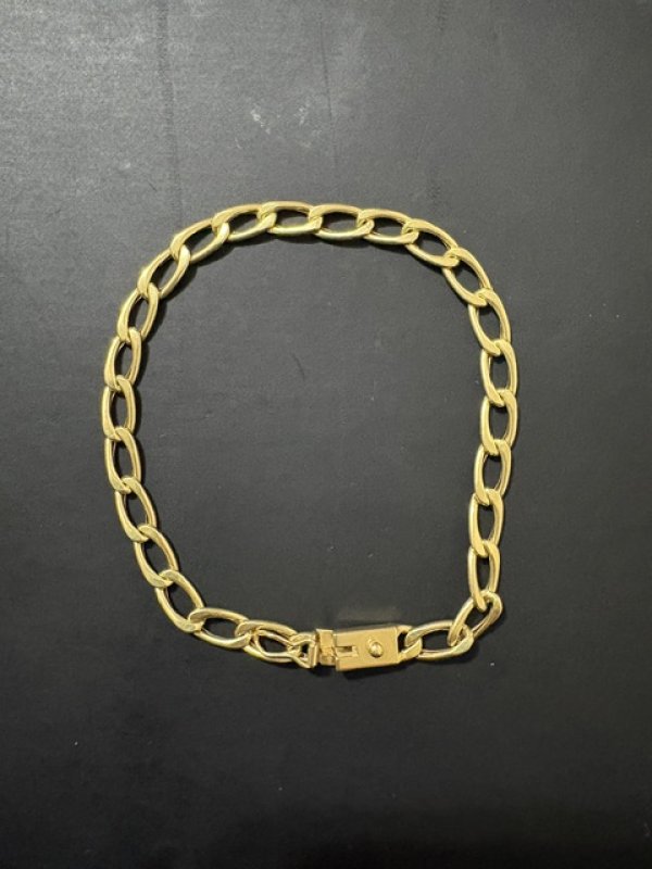 Foto de Pulseira em ouro 18K medindo 10 cm fechada, com massa de 5,7 g