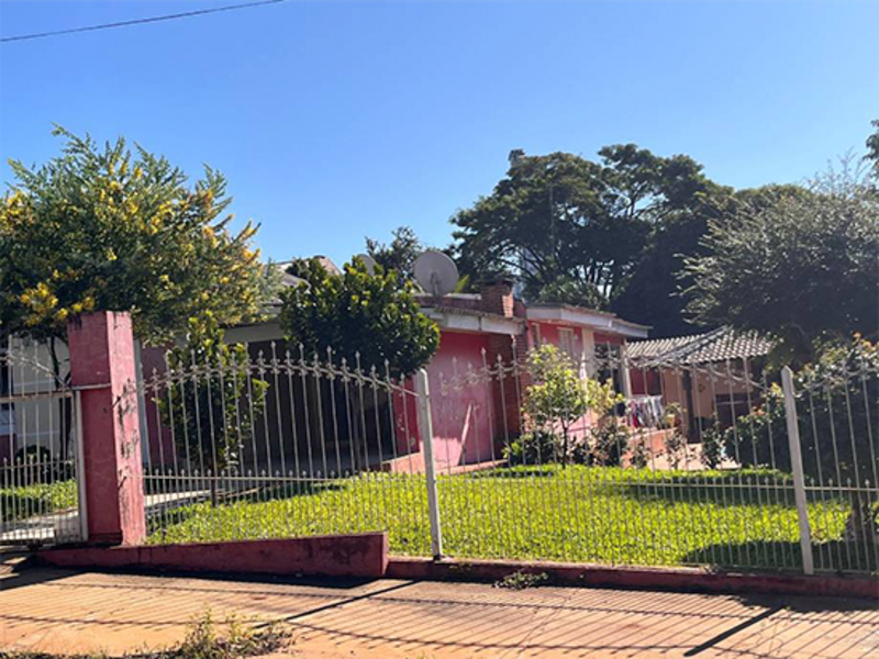 Foto de Casa em leilão no bairro Centro em Três De Maio - RS