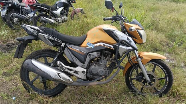 Foto de Honda/Cg 160 Titan | RJF4G16/RJ | 2021/2022 | Chassi: 9C2KC2210NR013952 | Renavam: 1275921679 | Motor: KC22E1N014398 | Amarela | Alco/Gasol | Veículo conservado