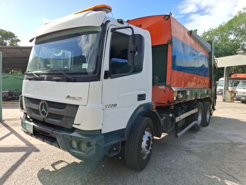 Foto de MERCEDES BENZ ATEGO 1729 CL COMPACTADOR 19M³ USIMECA 2019 / 2019 BRANCA DIESEL