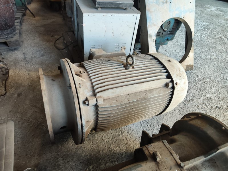 Foto de MOTOR WEG 250CV