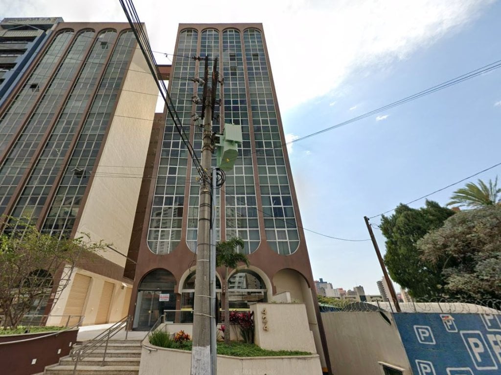 Foto de Comercial em leilão no Edifício Centro Médico Odontológico Dr Jayme Rodrigues em Jundiaí - SP