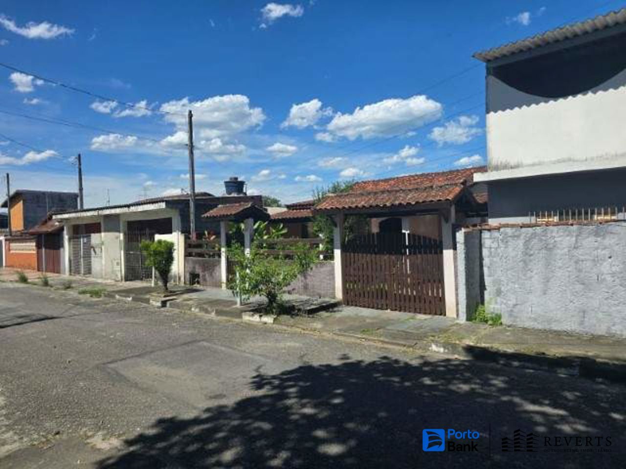 Foto de Casa em leilão no bairro Barranco Alto em Caraguatatuba - SP