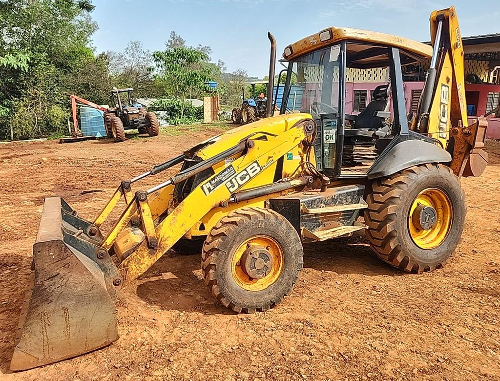 Foto de RETROESCAVADEIRA JCB 3C ANO: 2013