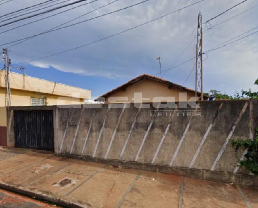 Foto de Casa em leilão no bairro Jardim Alvorada em Bebedouro - SP